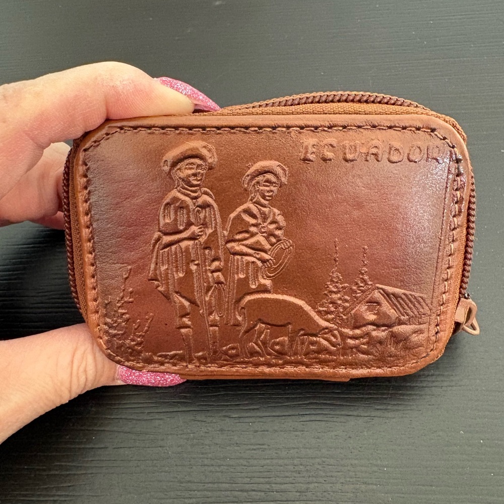Vintage leather key holder wallet  Ecuador. Preowned